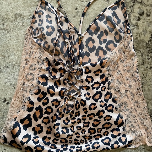Victoria’s Secret Leopard Pajamas Set XS - Picture 5 of 5